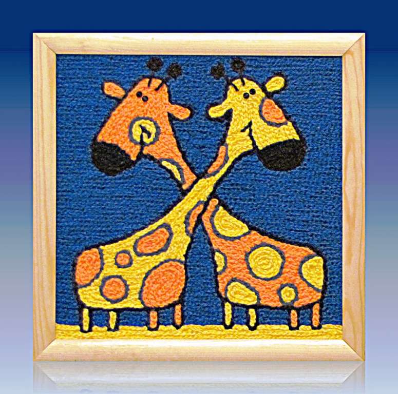 Картина вязанная из пряжи Жирафы