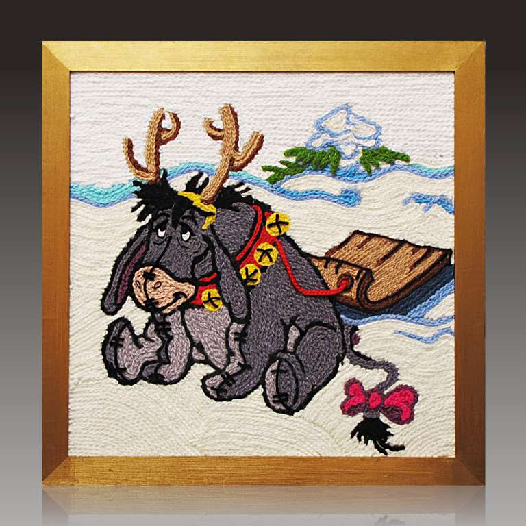 Картина вязанная из пряжи Праздничный ослик с санями